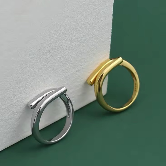 Lisette - Chic Irregular Ring 925 Sterling Silver/14K Gold Plated. Adjustable - Picture 5 of 6